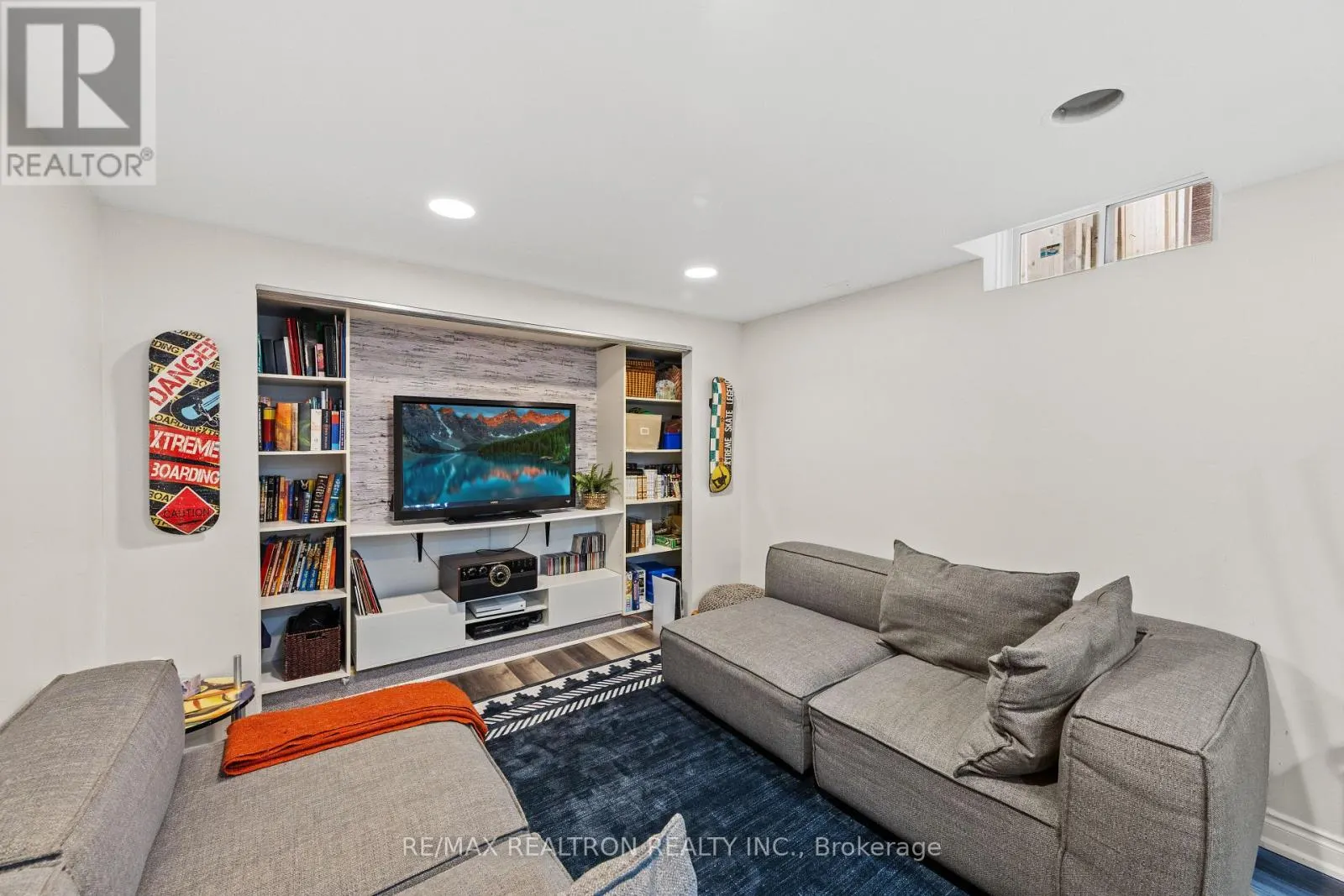 51 CHILMAR CRESCENT