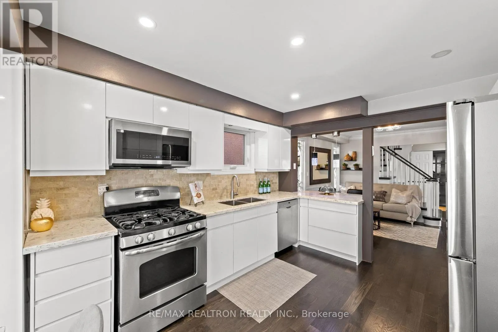 51 CHILMAR CRESCENT
