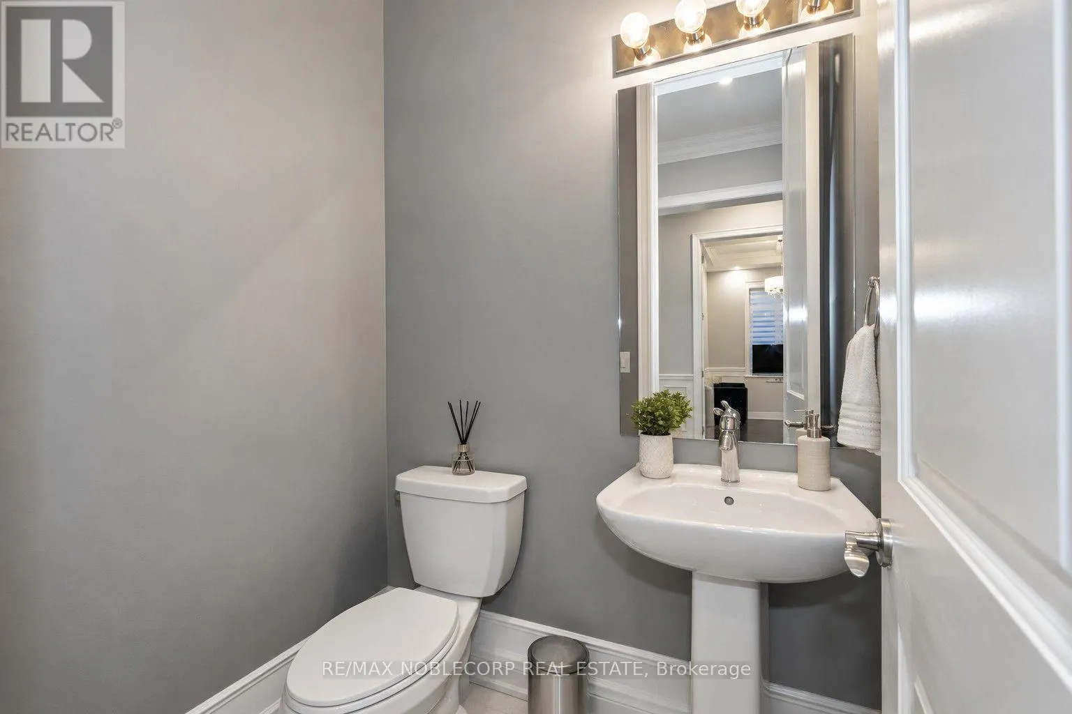48 NAVE STREET
