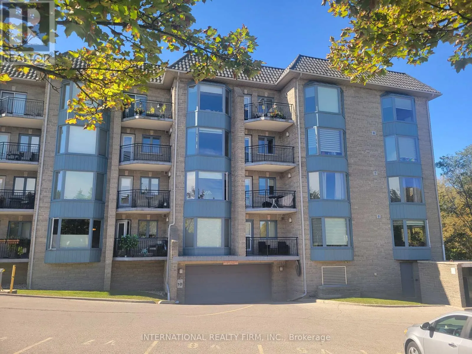 310 - 85 WELLINGTON STREET W