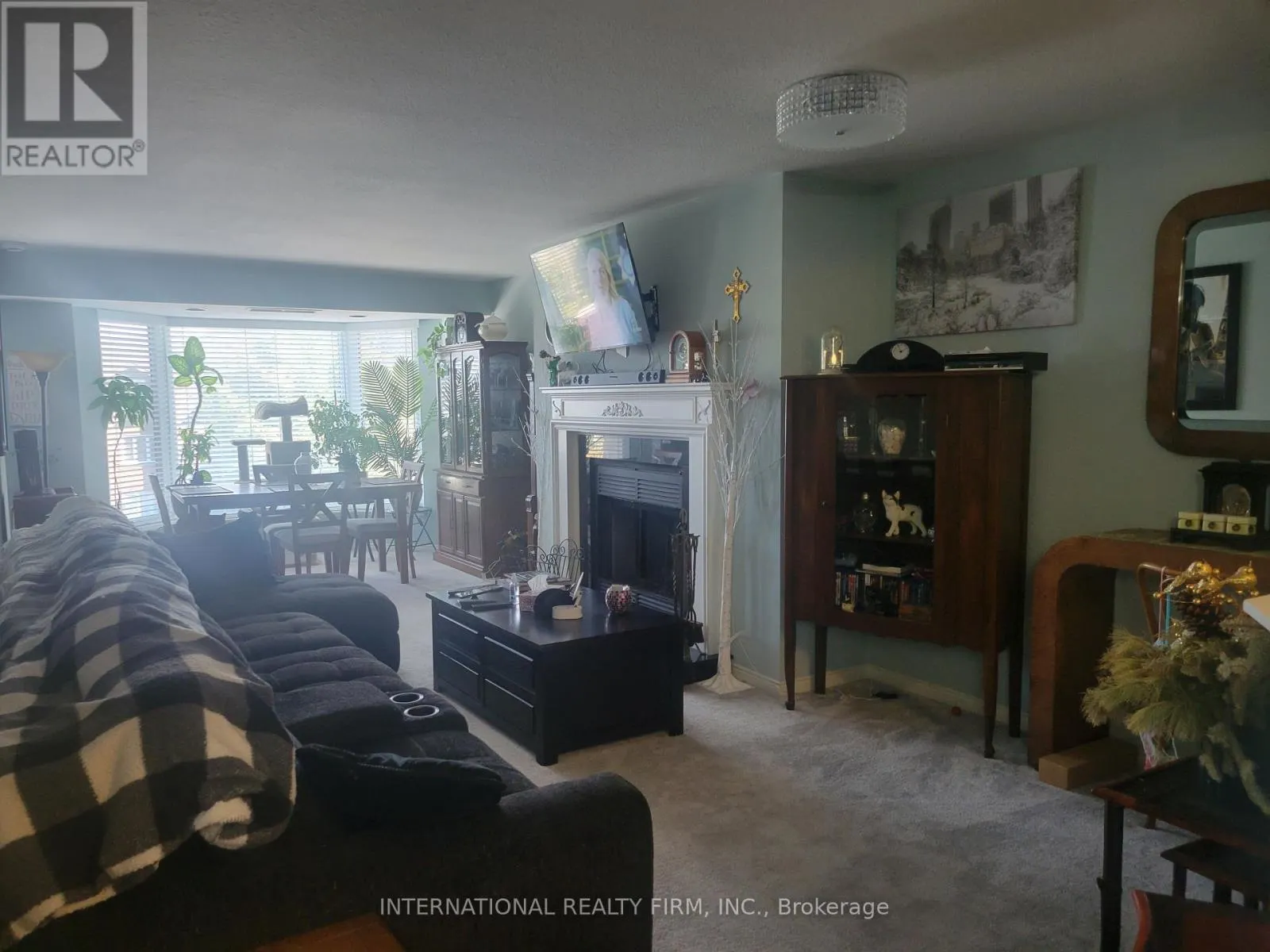 310 - 85 WELLINGTON STREET W