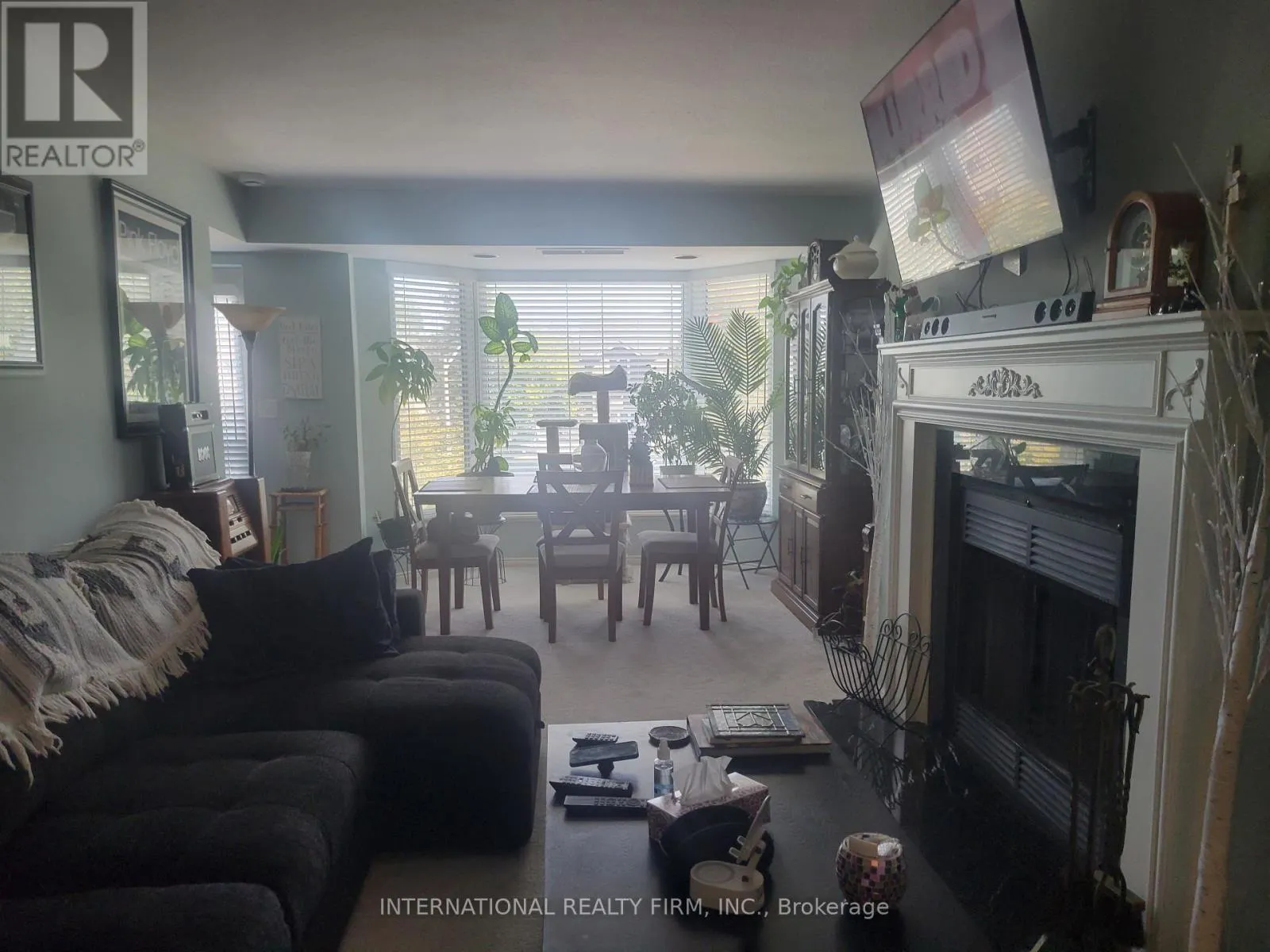 310 - 85 WELLINGTON STREET W