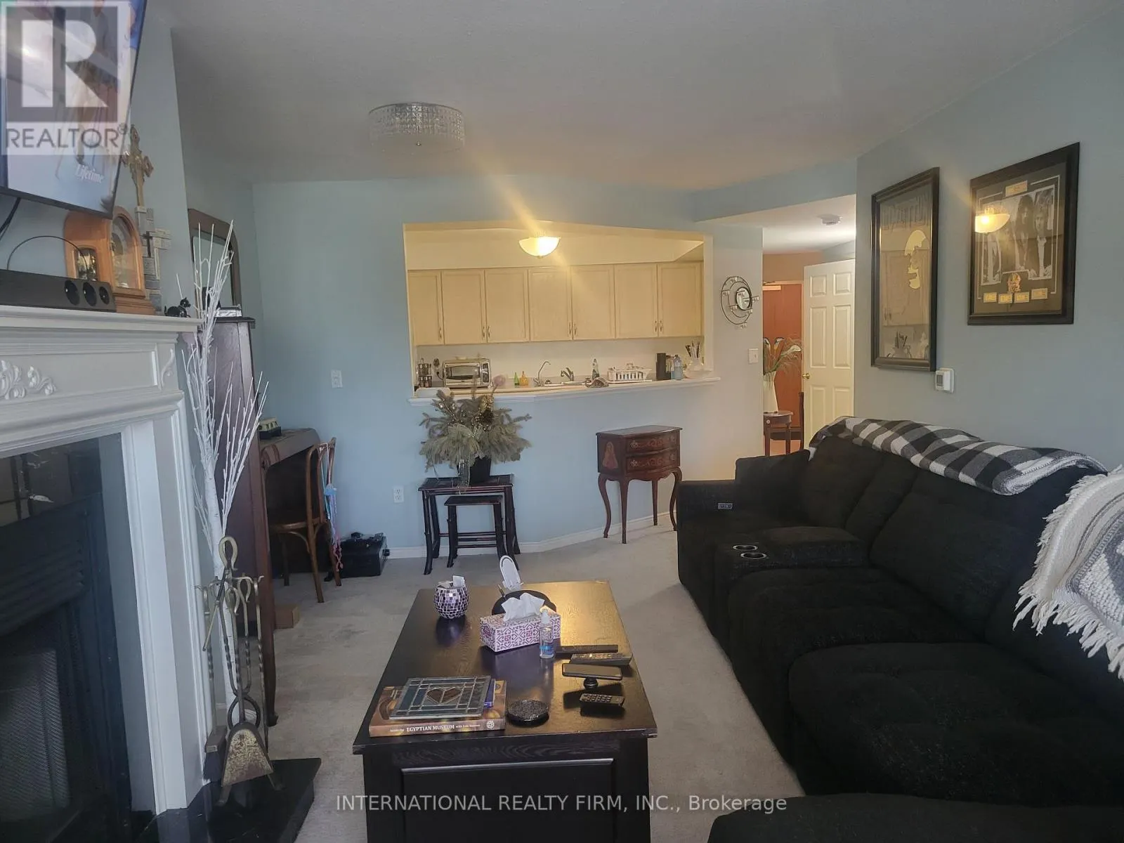 310 - 85 WELLINGTON STREET W