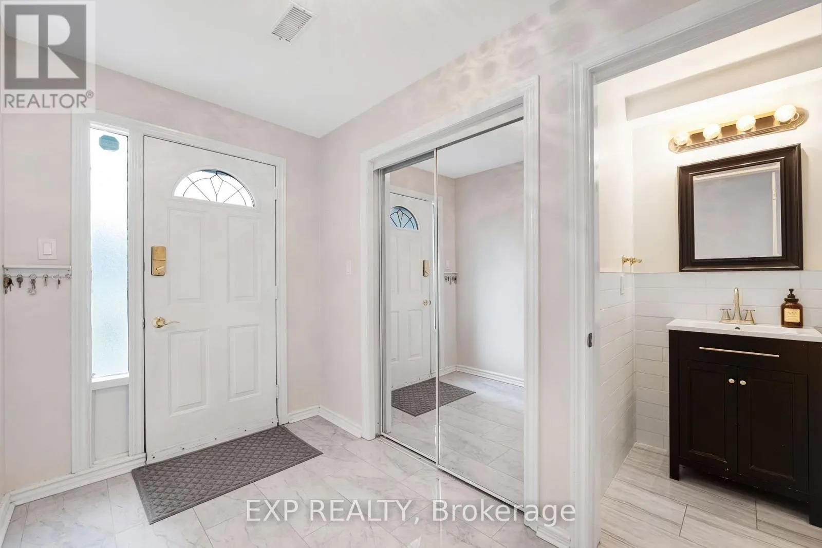 6 POPLAR CRESCENT