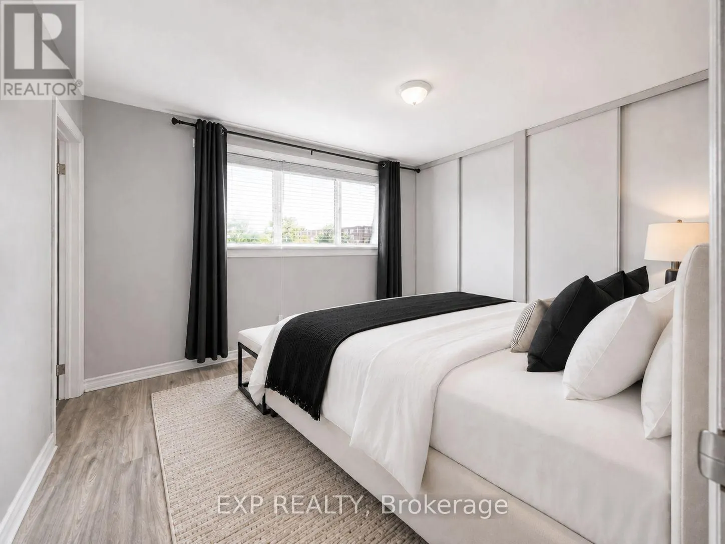 6 POPLAR CRESCENT