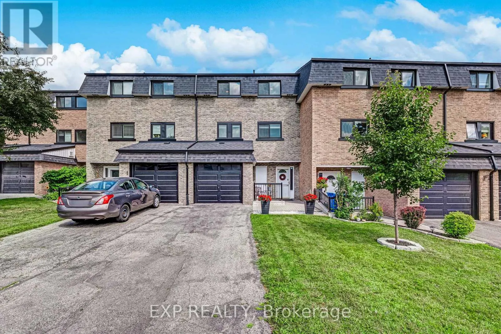 6 POPLAR CRESCENT