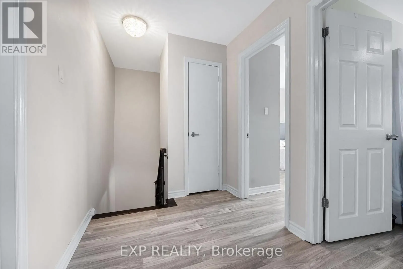 6 POPLAR CRESCENT