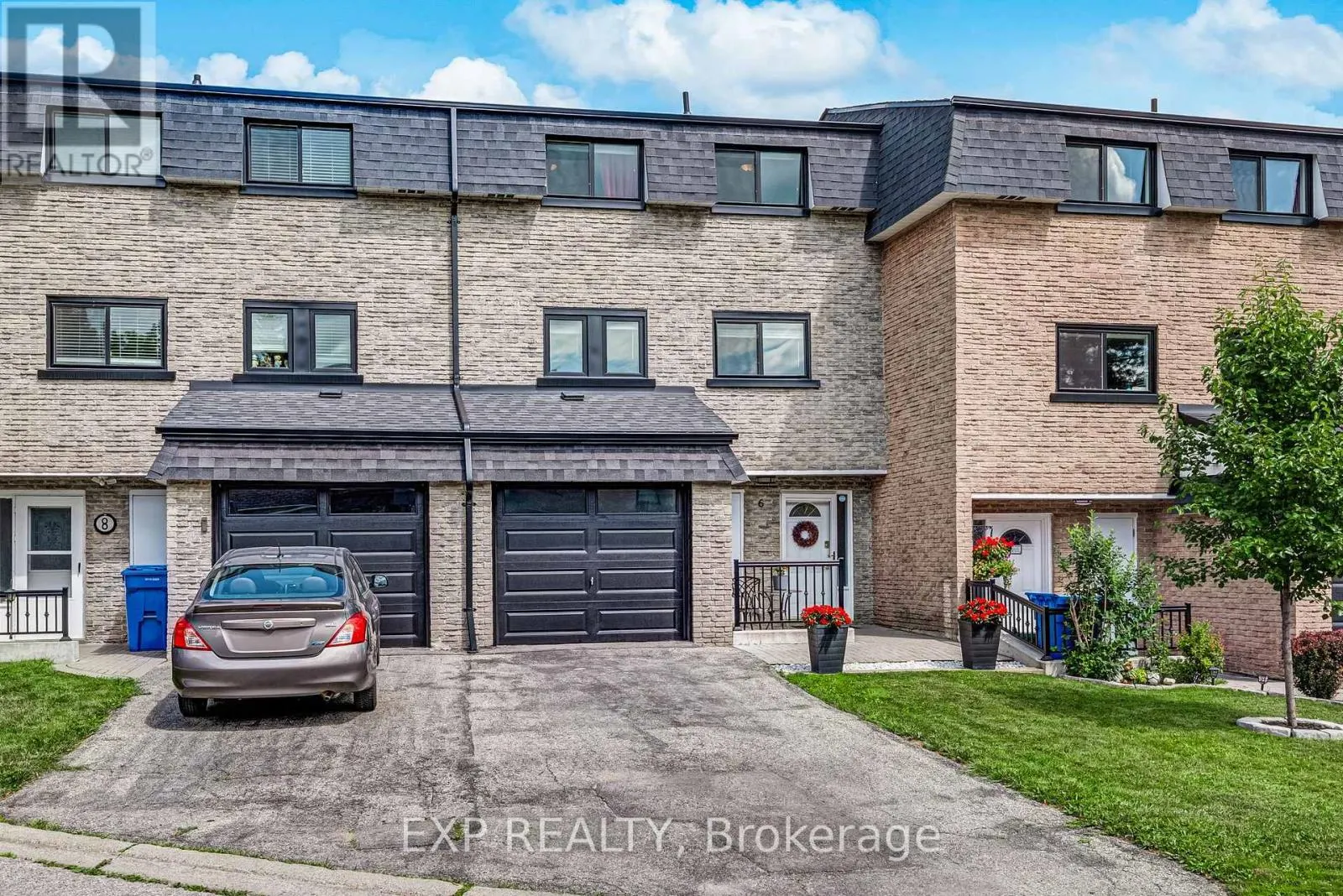 6 POPLAR CRESCENT