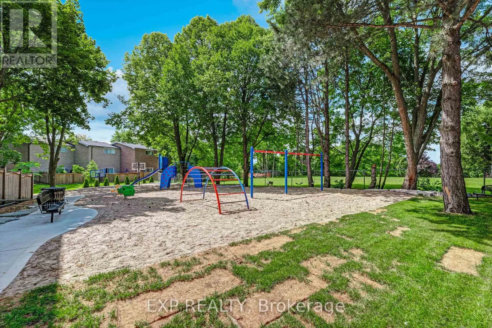 6 POPLAR CRESCENT
