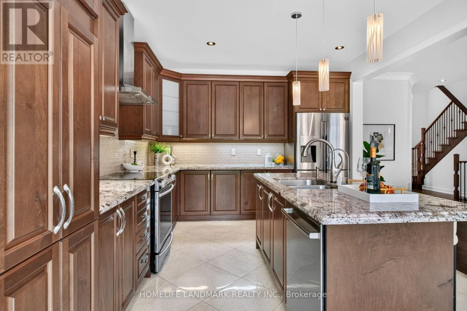 75 ESTRELLA CRESCENT