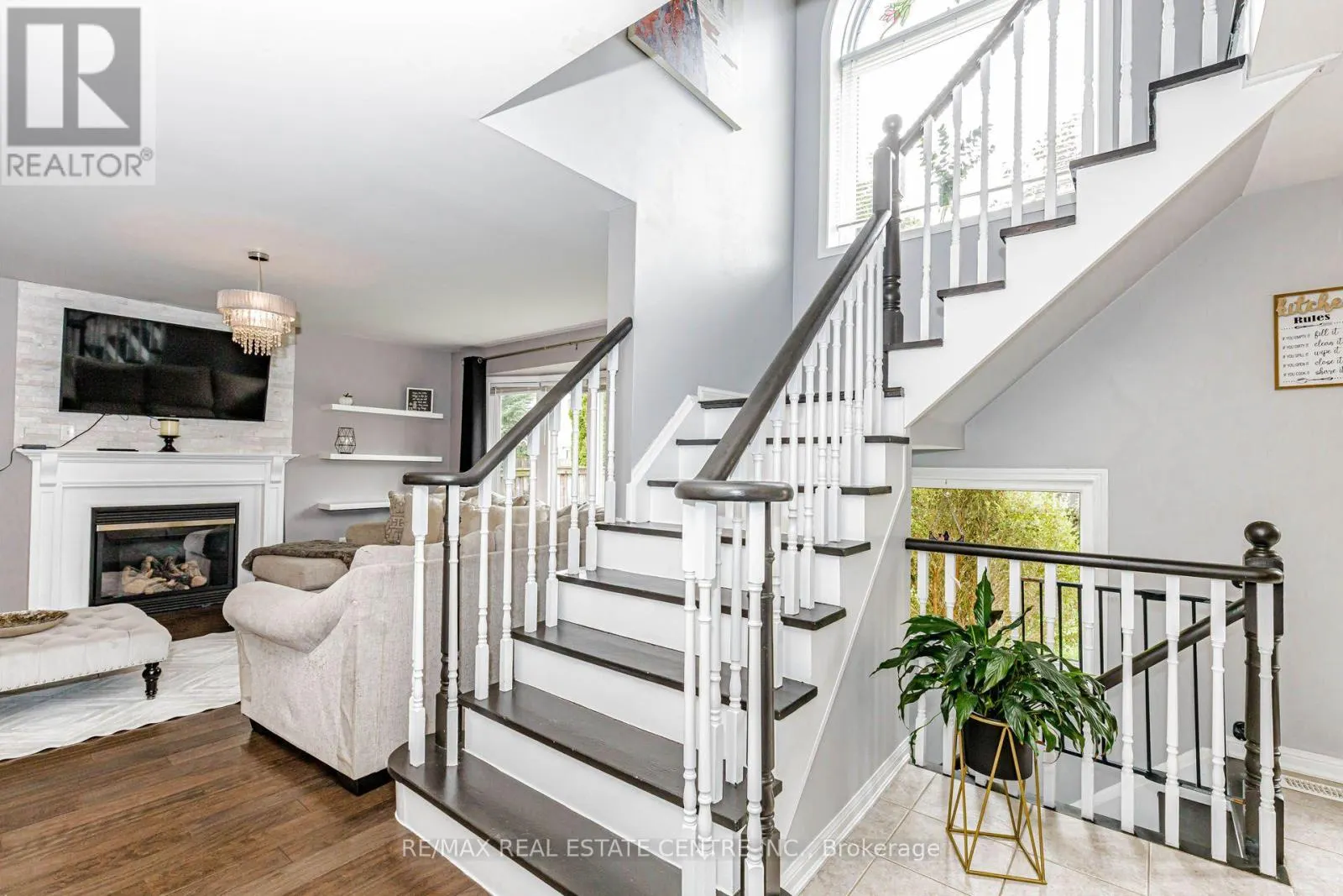 12 DUNNING DRIVE