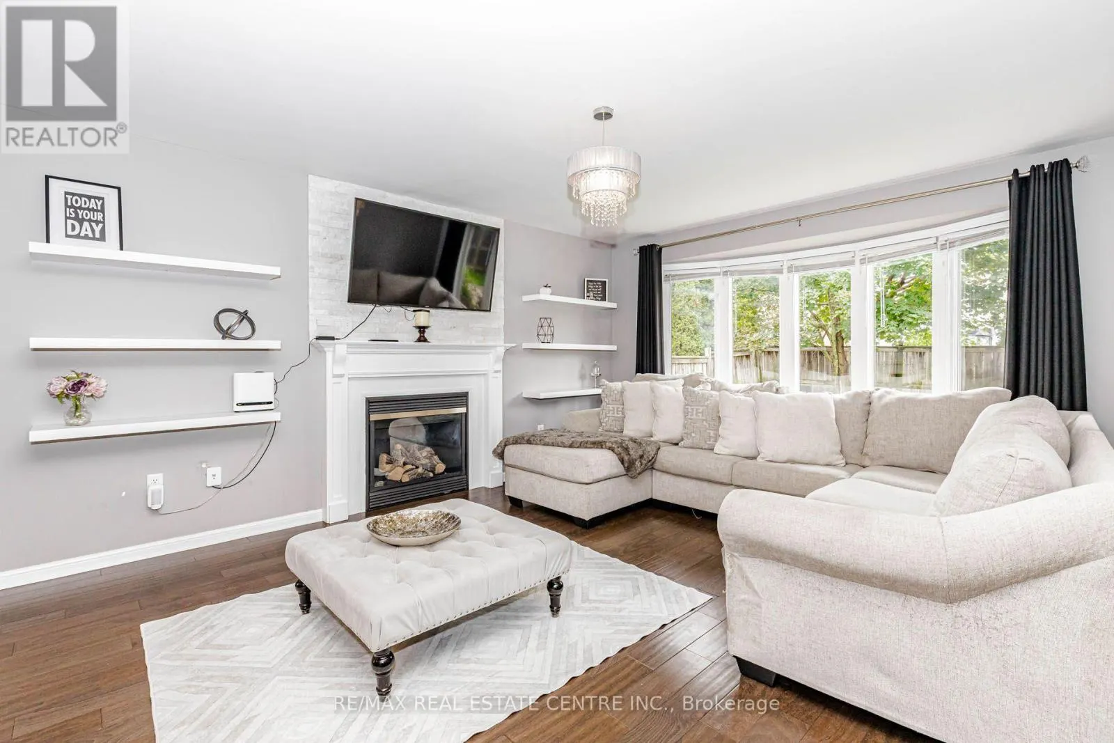 12 DUNNING DRIVE