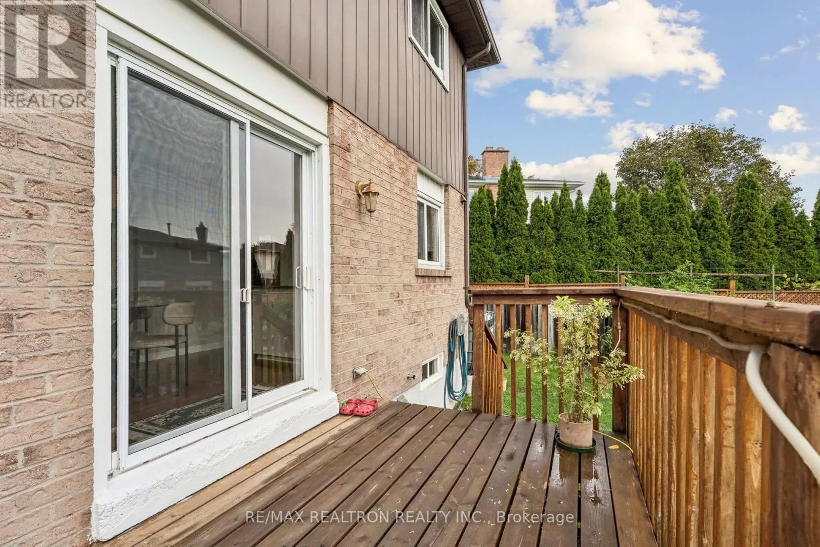 596 BROOKS HOWARD COURT