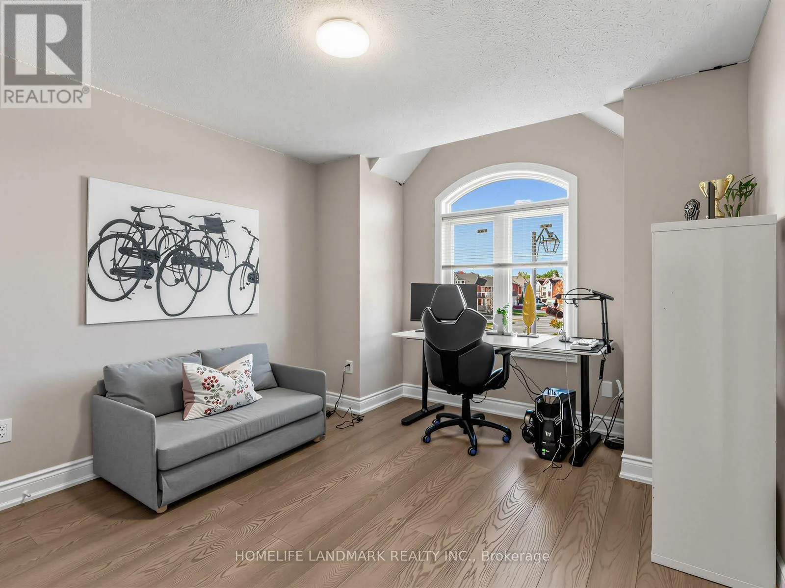 72 VANDERVOORT DRIVE
