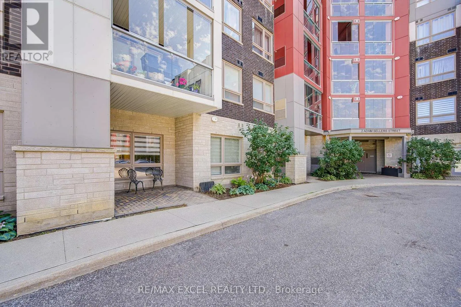 103 - 2 ADAM SELLERS STREET