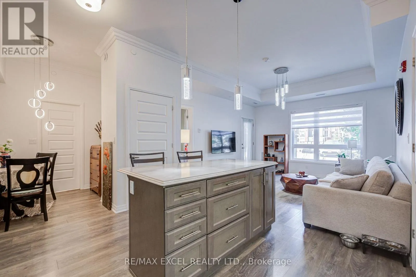 103 - 2 ADAM SELLERS STREET