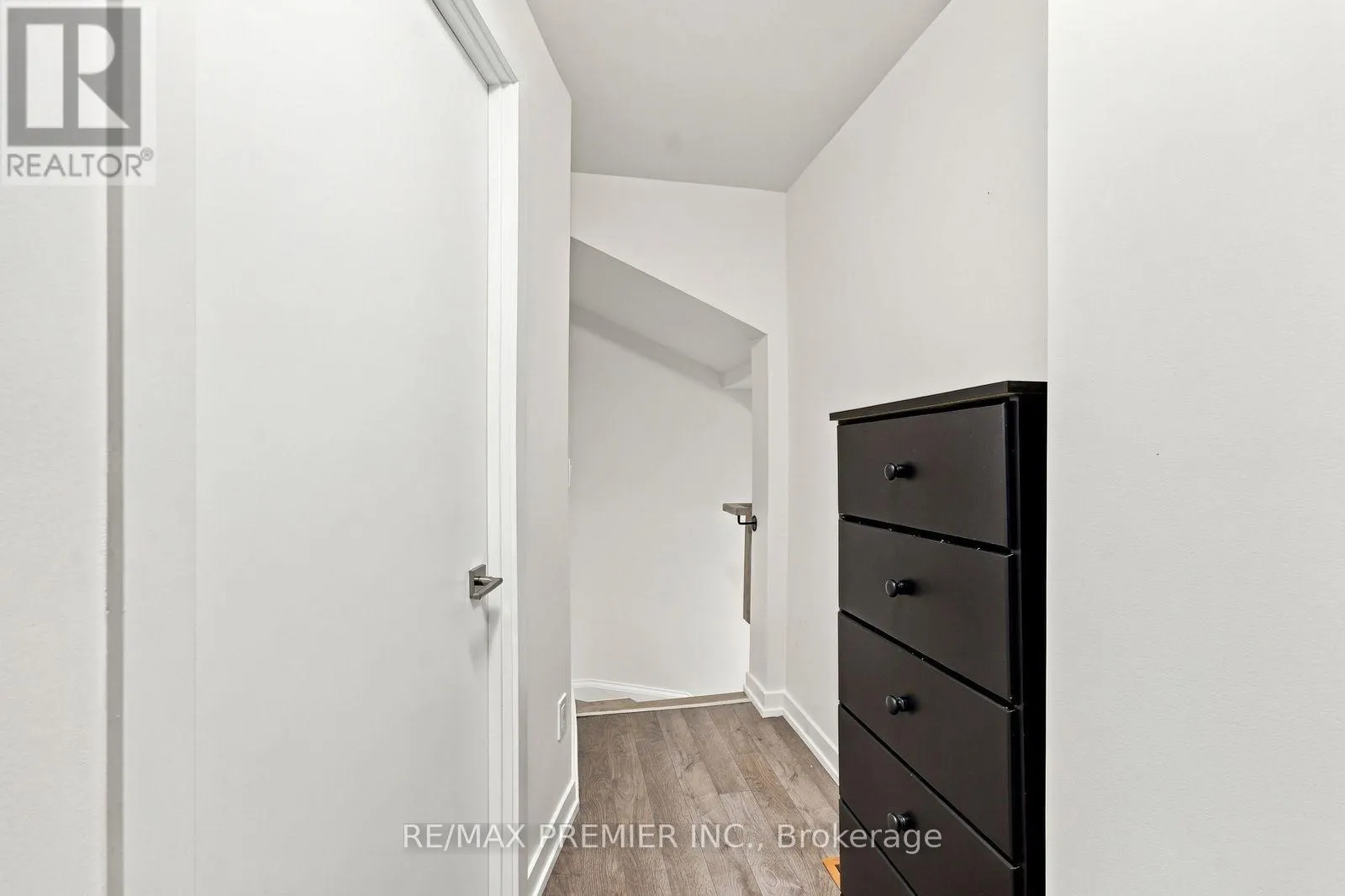 102 - 8 WALDER LANE