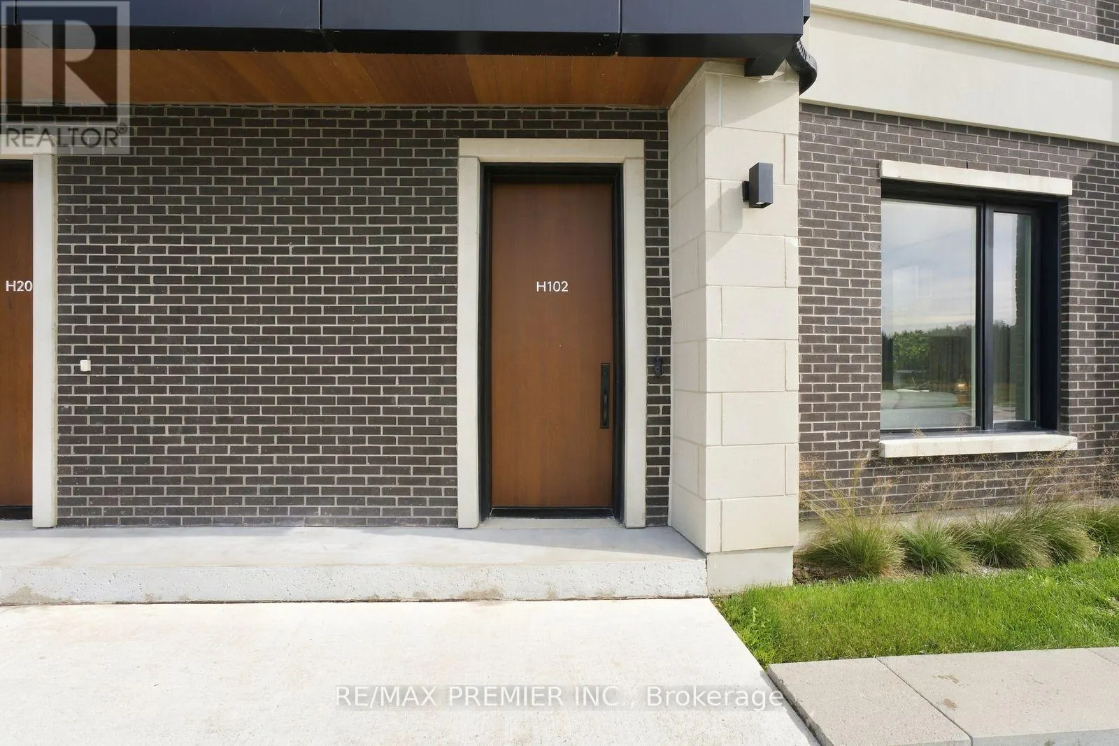 102 - 8 WALDER LANE