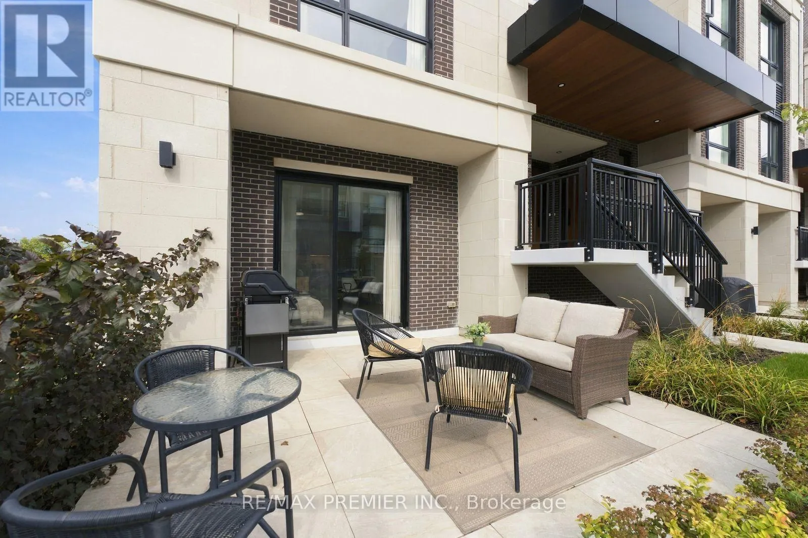 102 - 8 WALDER LANE