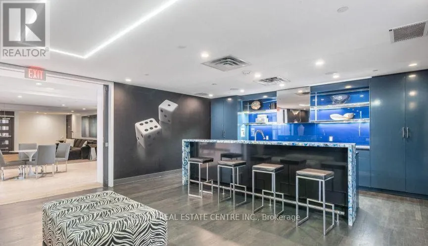 315 - 9471 YONGE STREET