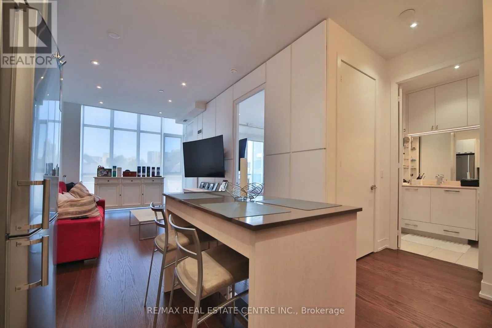 315 - 9471 YONGE STREET