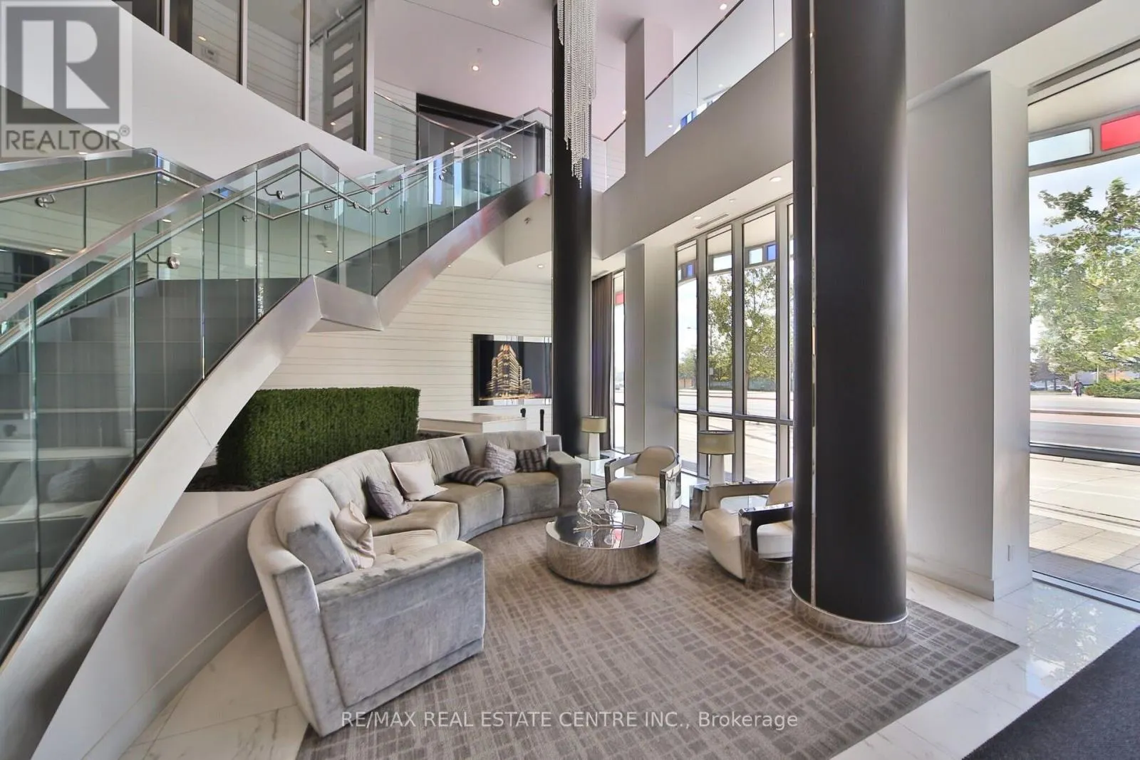 315 - 9471 YONGE STREET