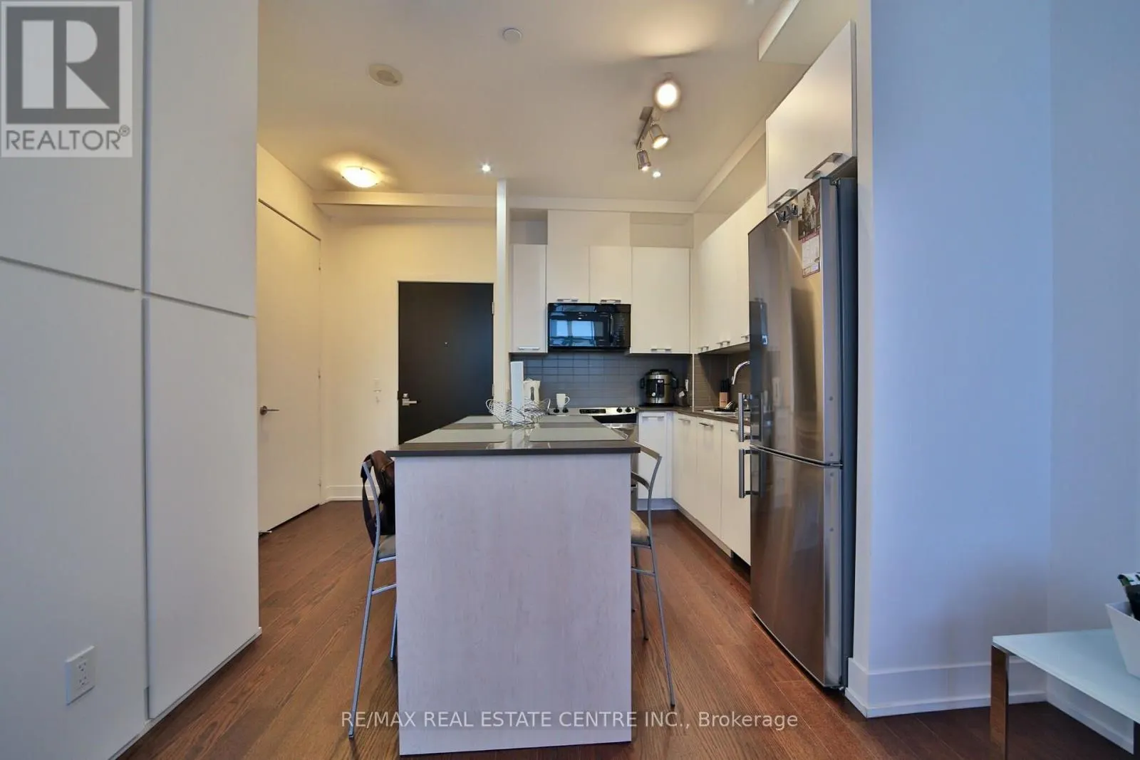 315 - 9471 YONGE STREET