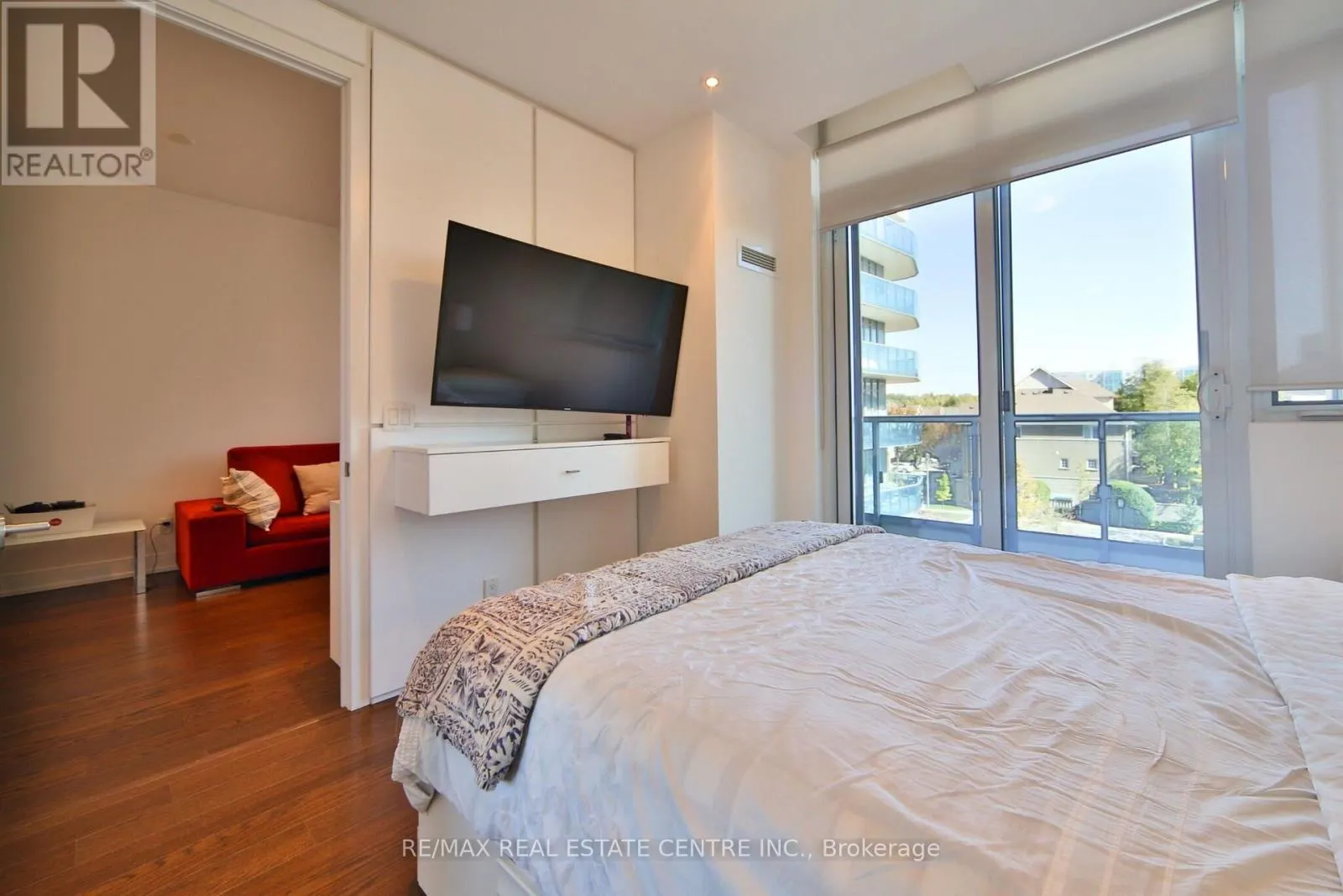 315 - 9471 YONGE STREET