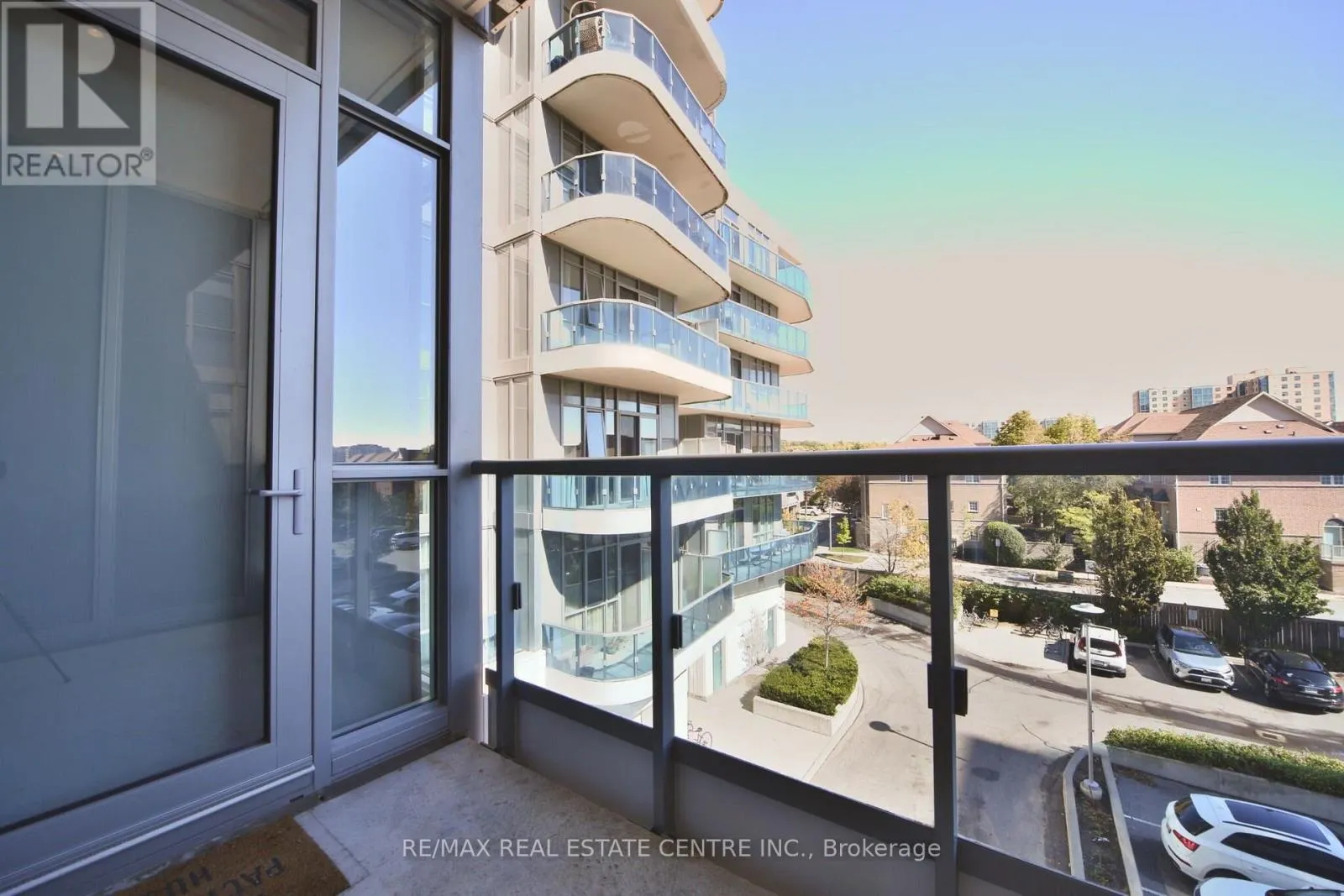 315 - 9471 YONGE STREET