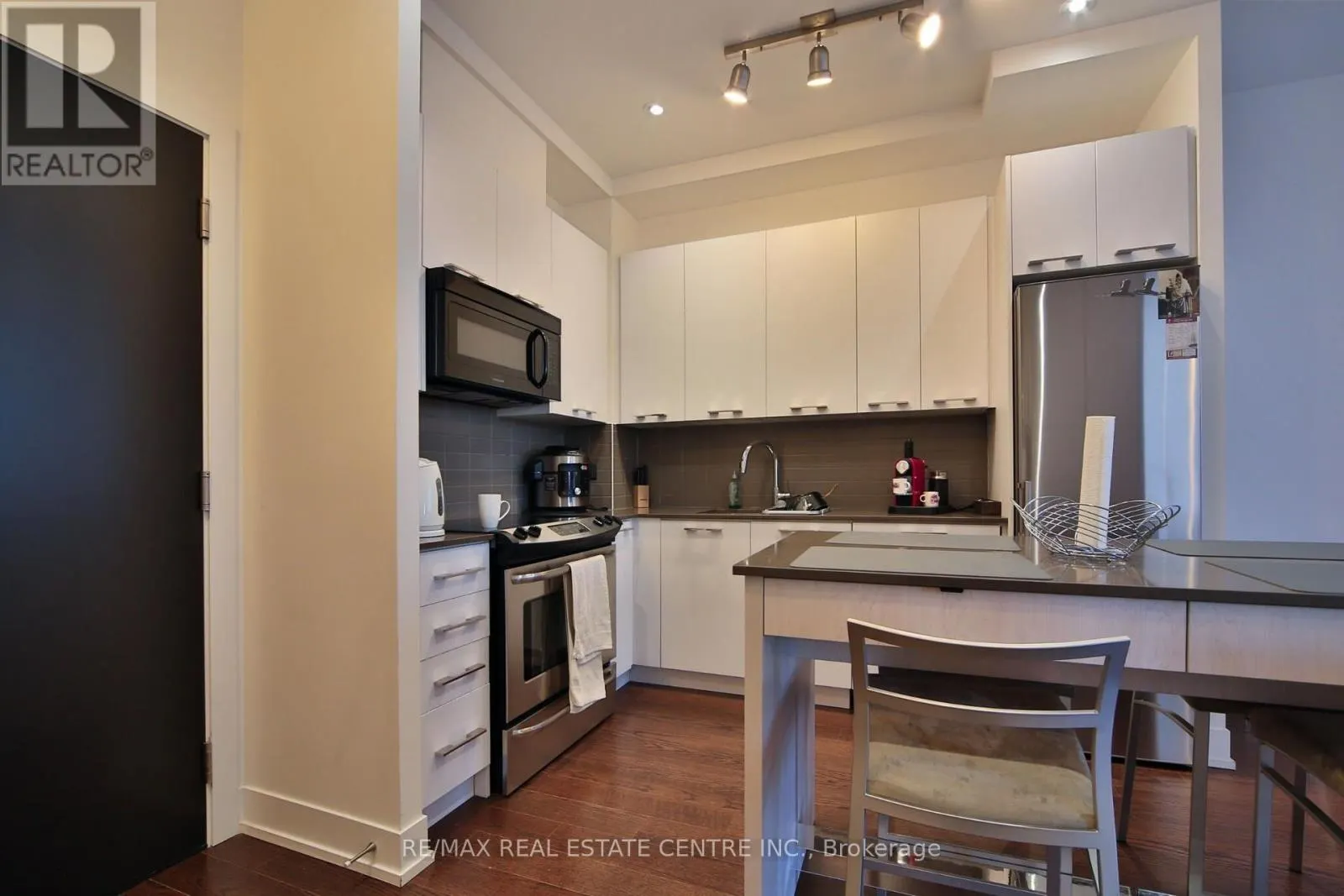 315 - 9471 YONGE STREET