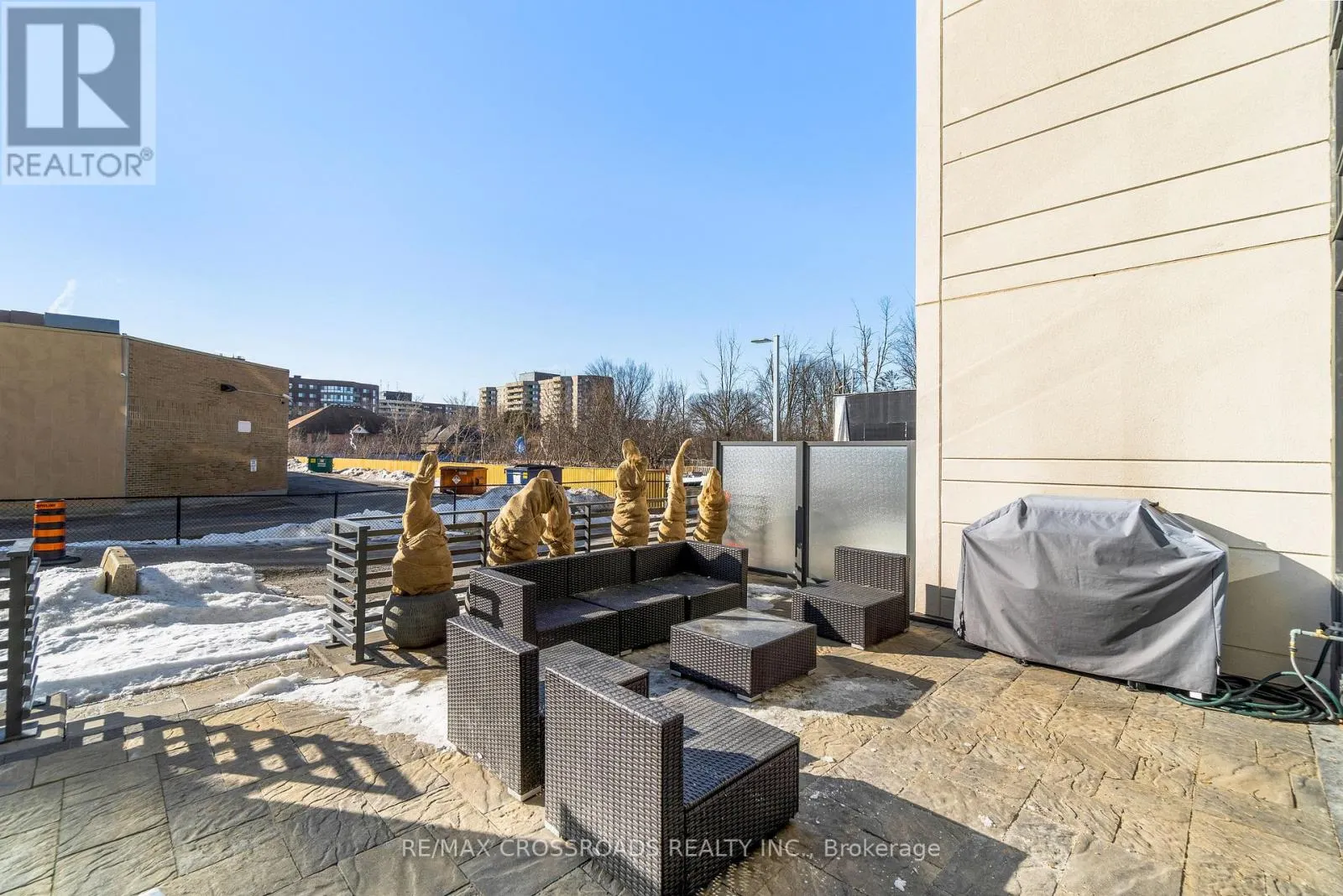 TH102 - 9618 YONGE STREET