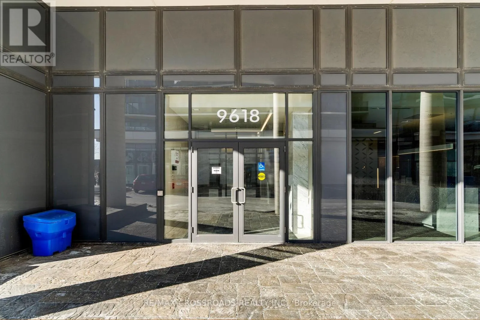 TH102 - 9618 YONGE STREET