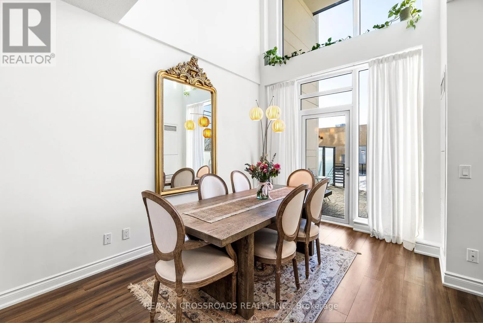 TH102 - 9618 YONGE STREET