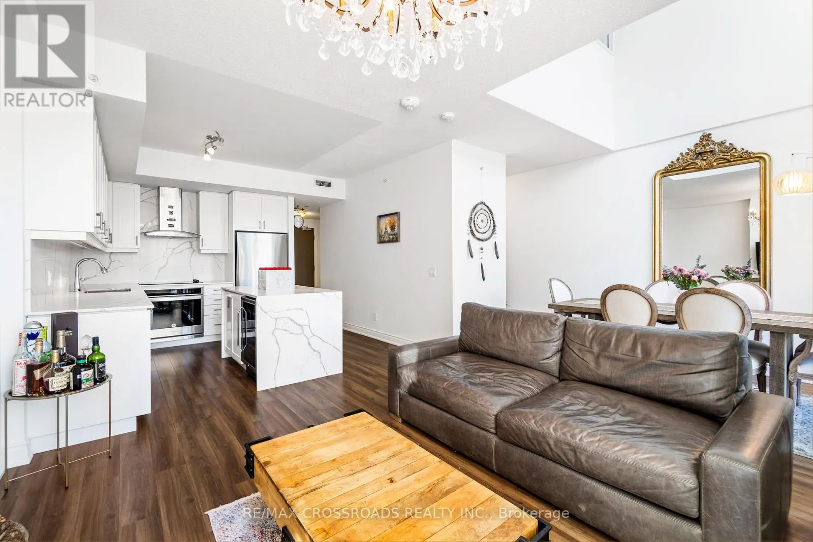 TH102 - 9618 YONGE STREET