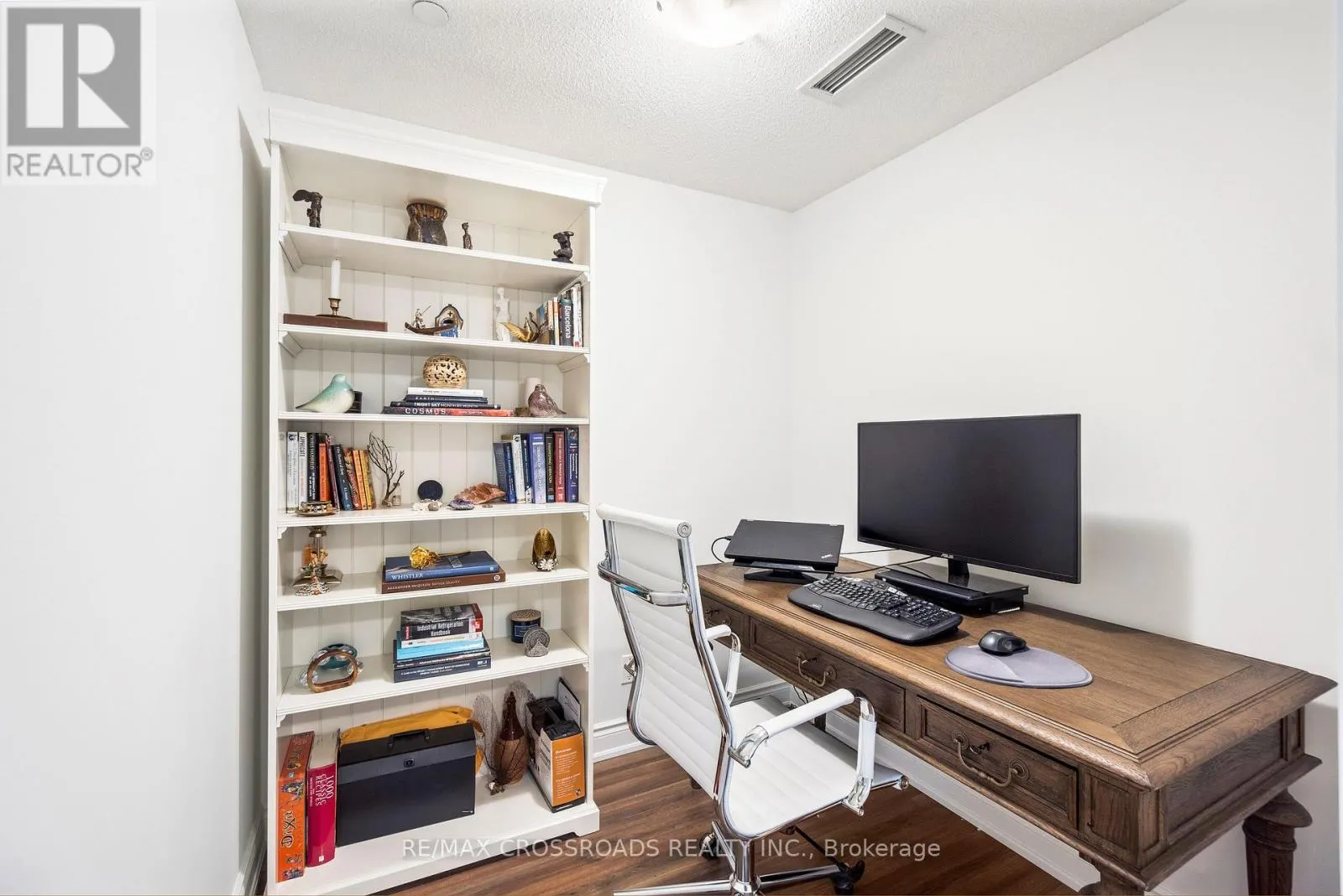 TH102 - 9618 YONGE STREET