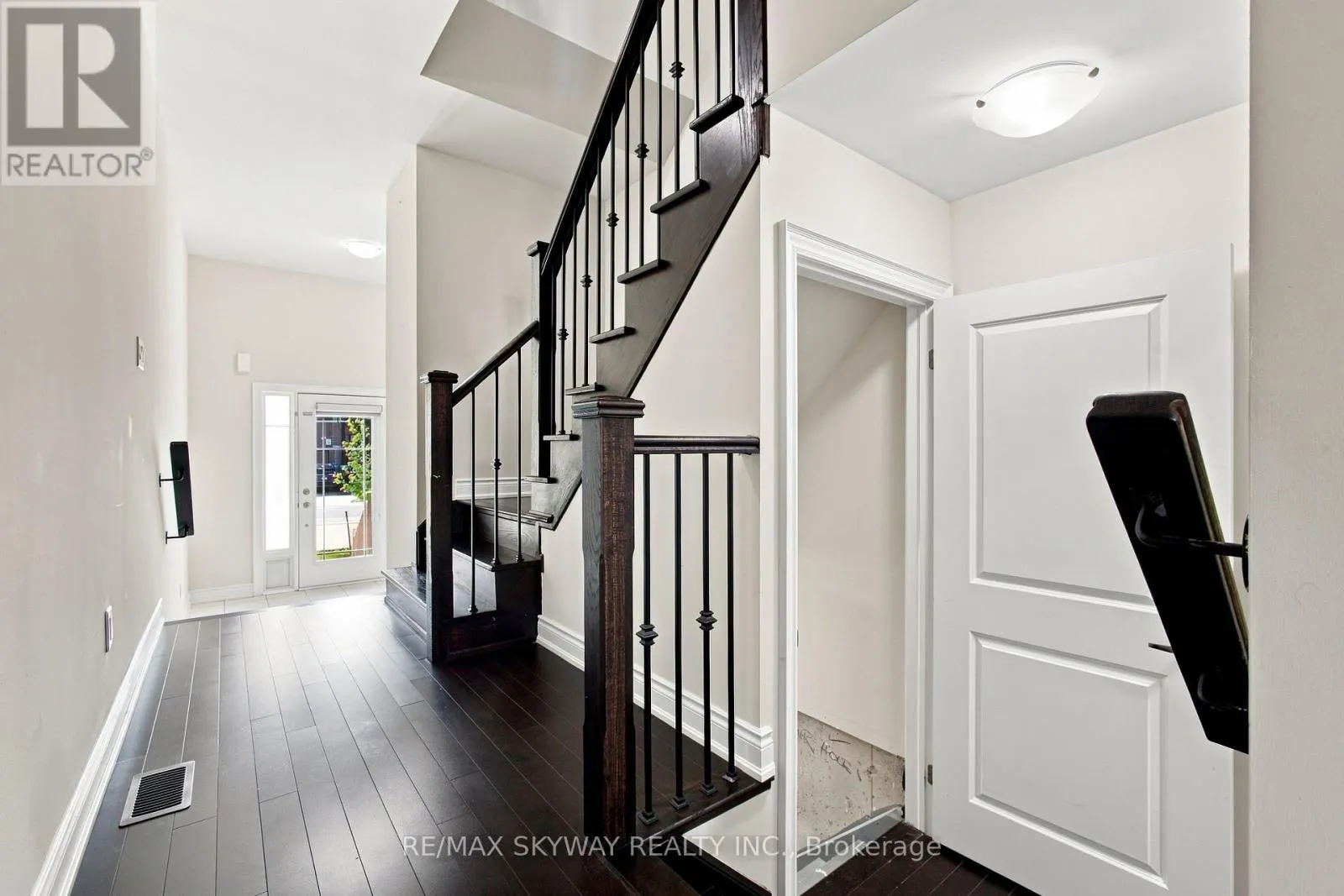 60 LORNE THOMAS PLACE