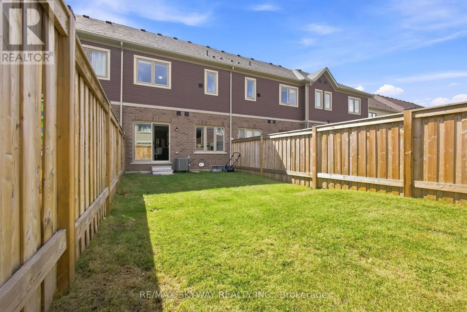 60 LORNE THOMAS PLACE
