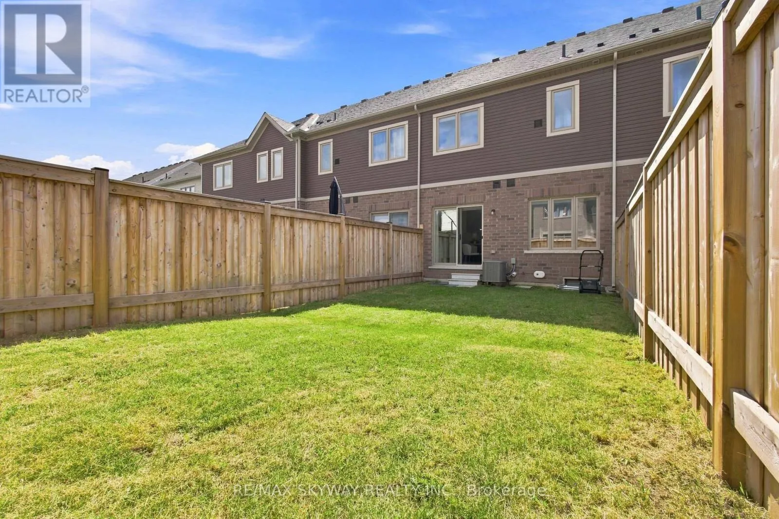60 LORNE THOMAS PLACE