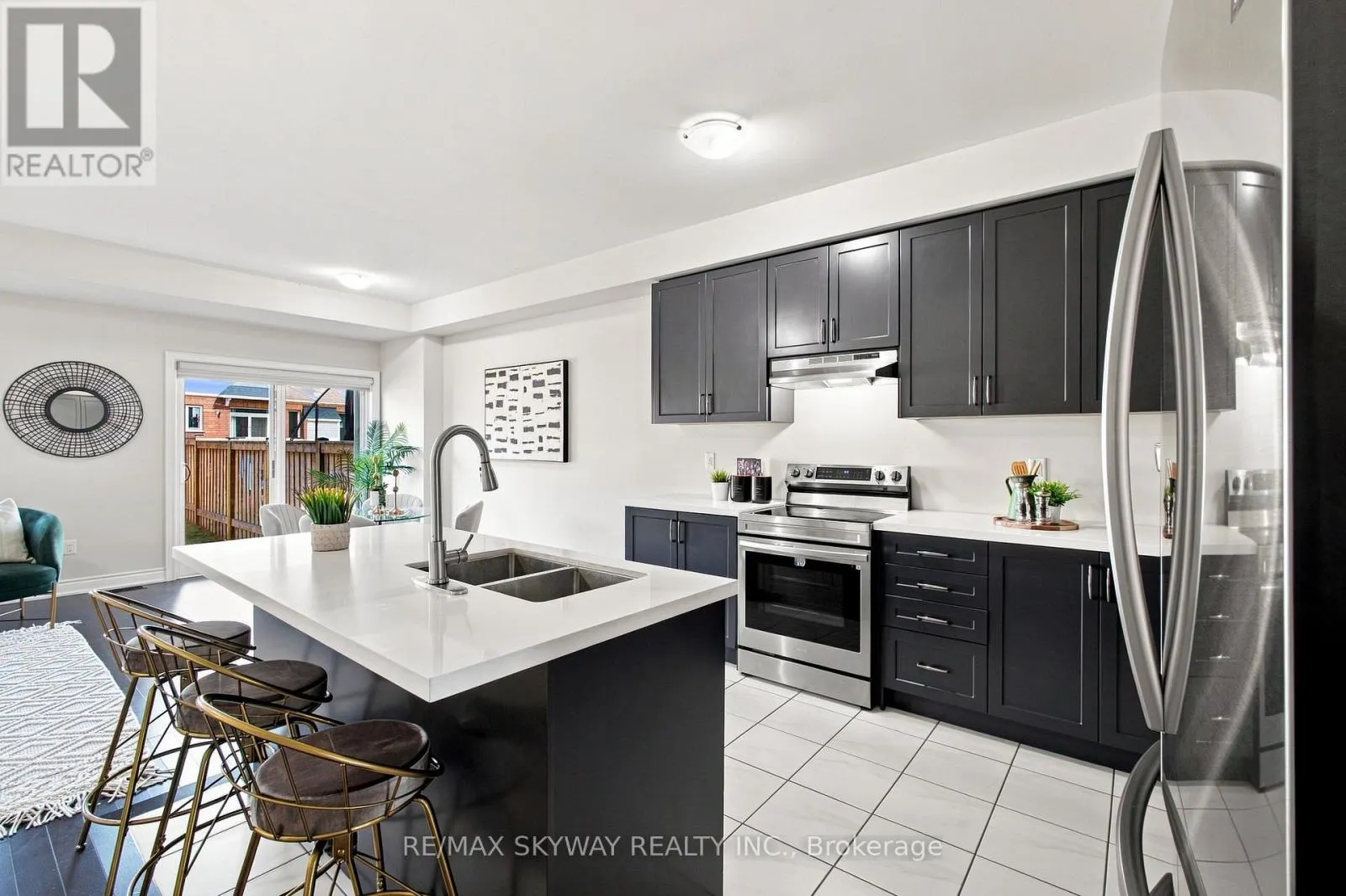60 LORNE THOMAS PLACE