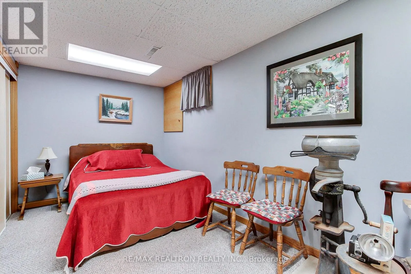 55 REDCASTLE CRESCENT