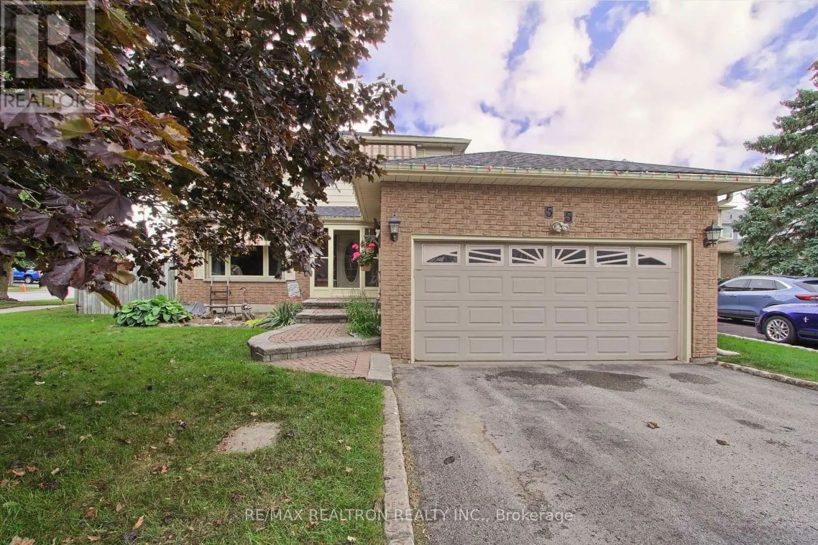 55 REDCASTLE CRESCENT