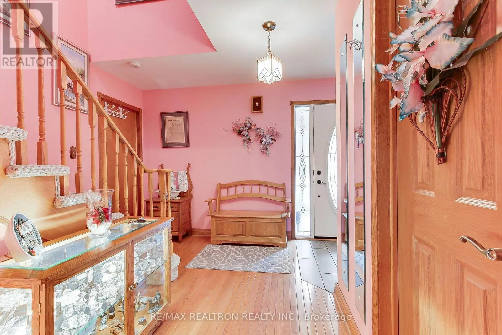 55 REDCASTLE CRESCENT