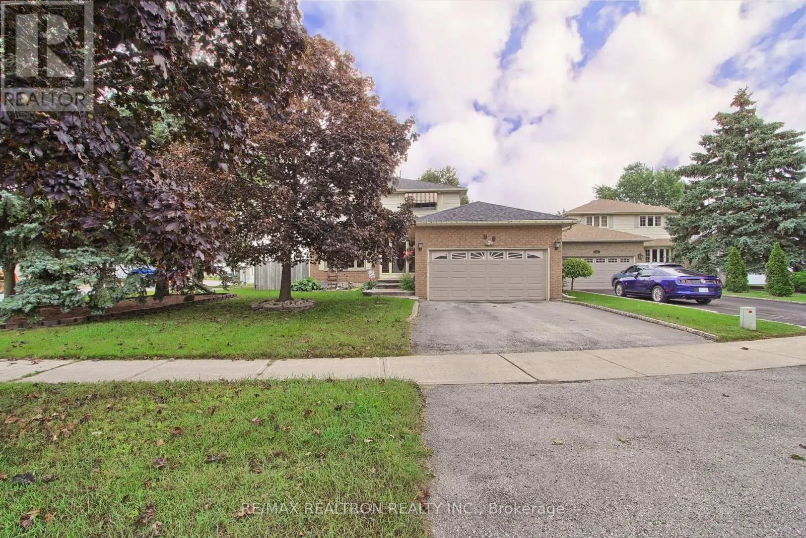 55 REDCASTLE CRESCENT