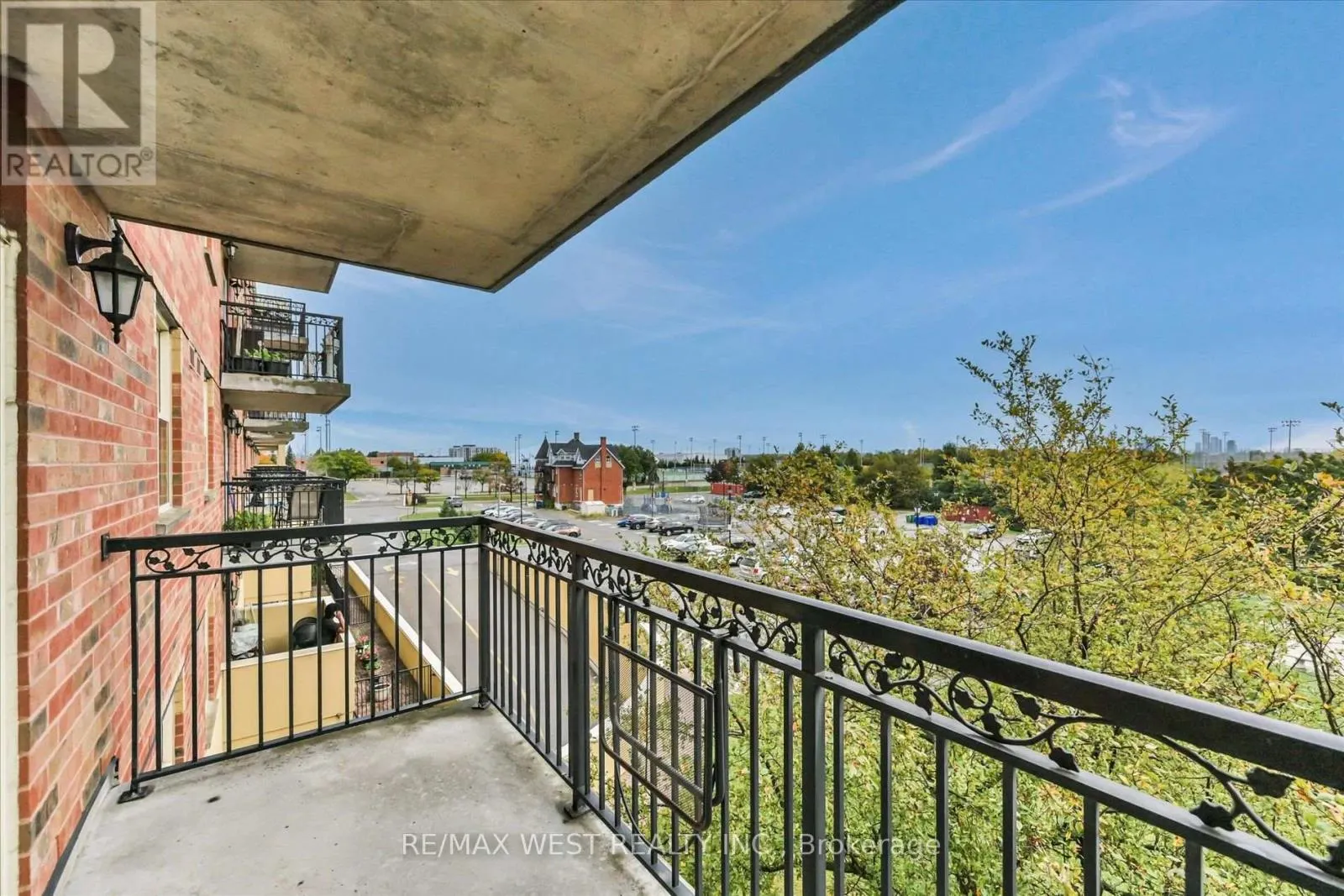 319 - 7373 MARTIN GROVE ROAD