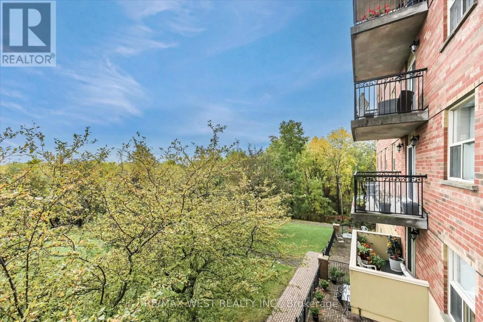 319 - 7373 MARTIN GROVE ROAD