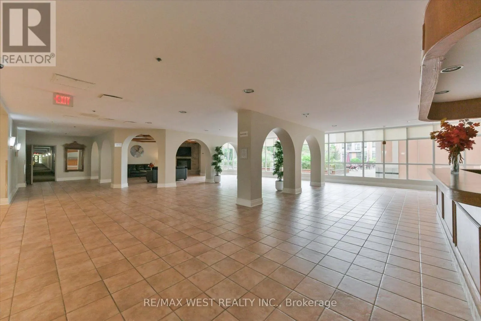 319 - 7373 MARTIN GROVE ROAD
