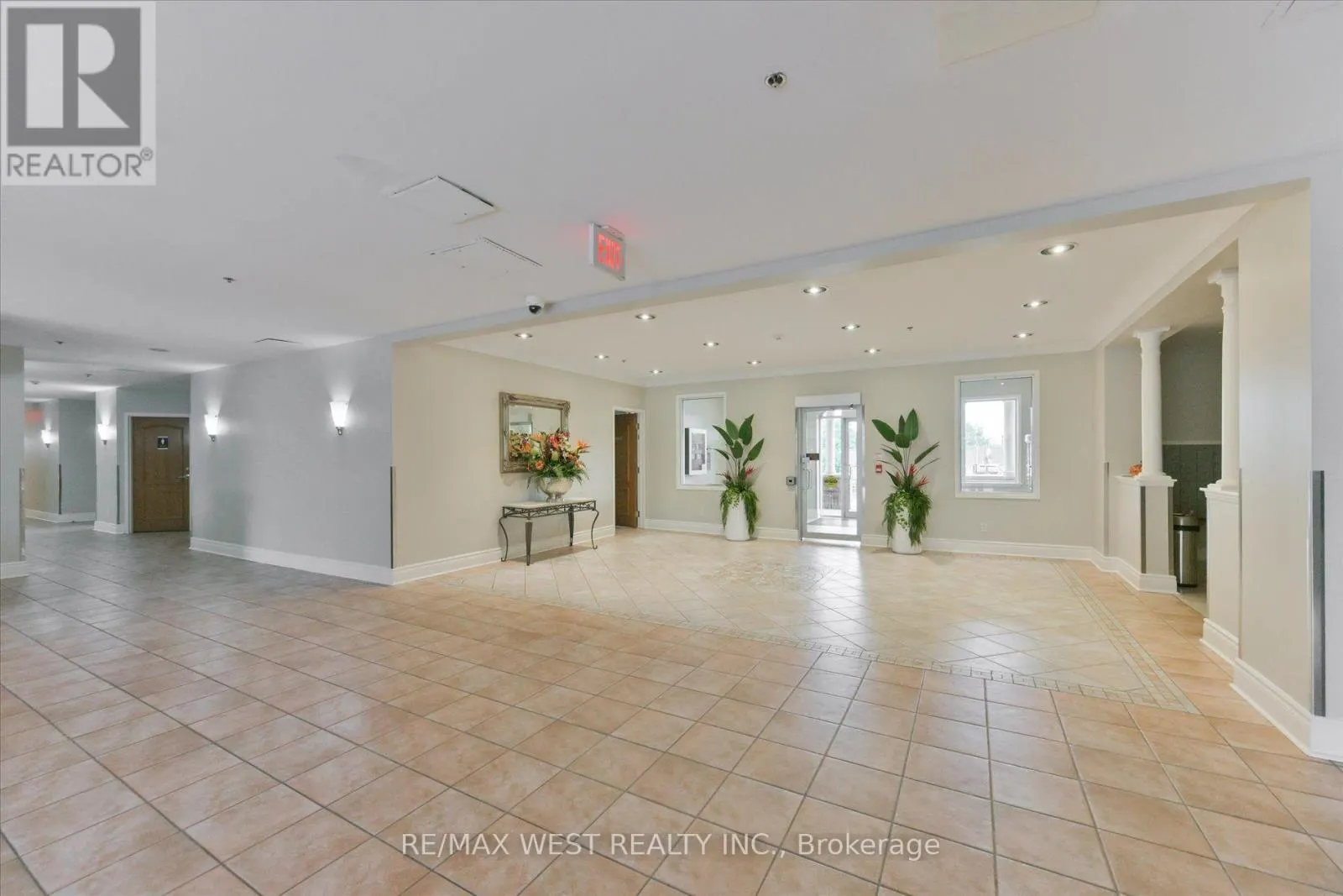 319 - 7373 MARTIN GROVE ROAD