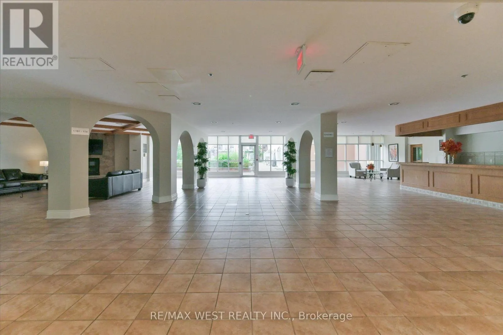 319 - 7373 MARTIN GROVE ROAD