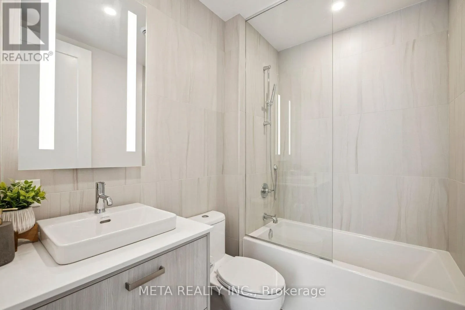 315 - 399 ROYAL ORCHARD BOULEVARD