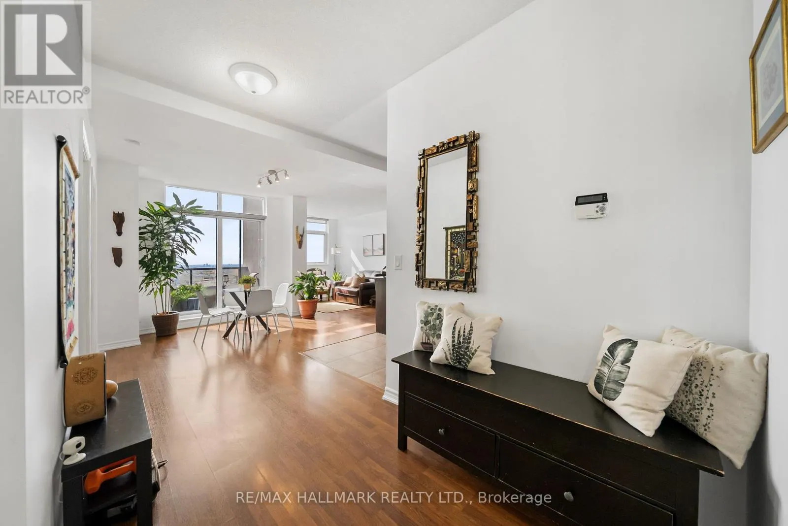 1609 - 9235 JANE STREET